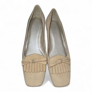 Vintage Talbots EleaNora Suede Loafers Made in Spain Women’s Size 6.5M‎ Beige